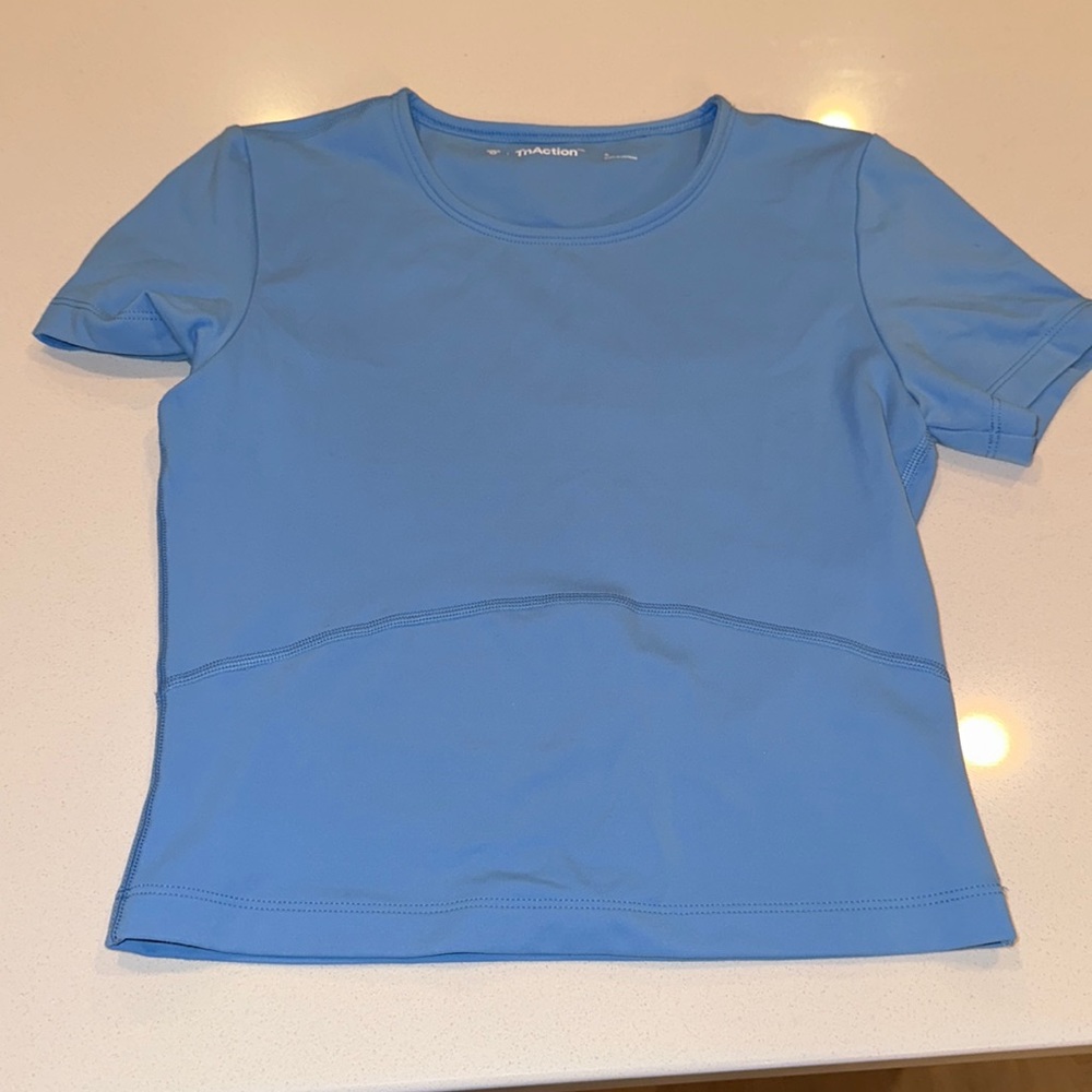 Aritzia TNA butter cropped tee size small NWOT